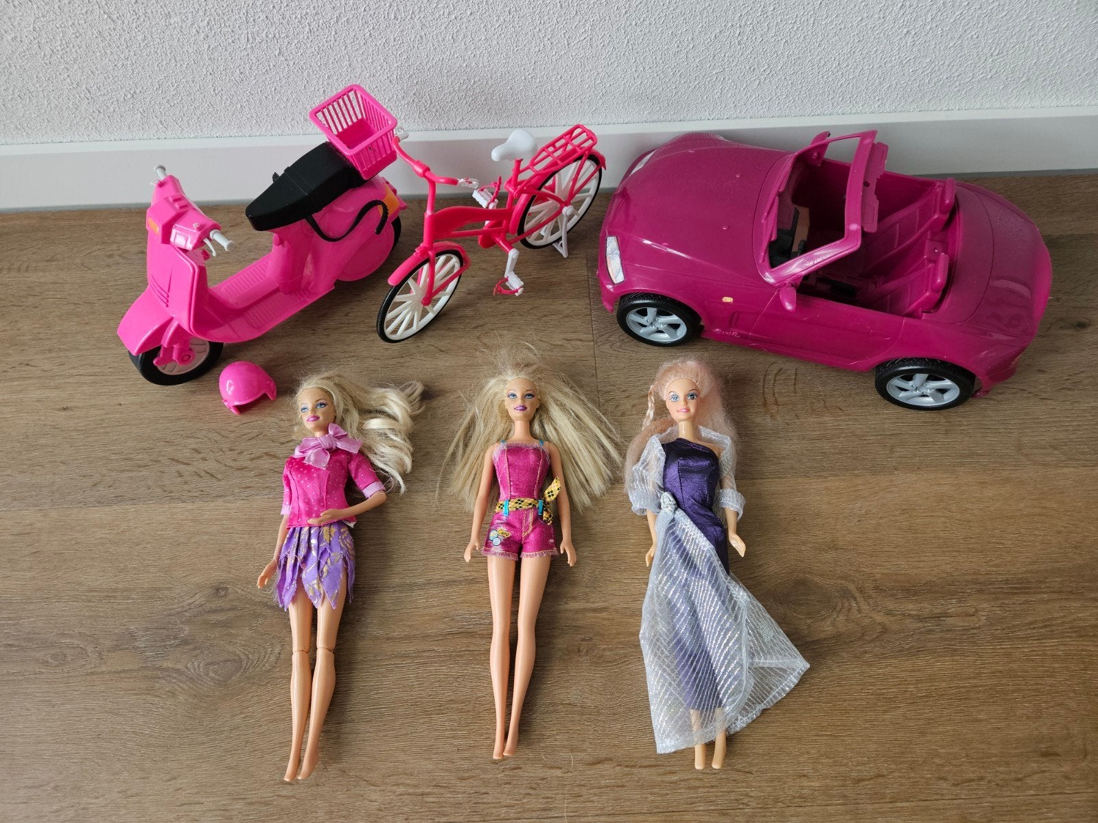 Barbie set Mattel scooter fiets auto met 3 poppen, Ophalen, Gebruikt, Barbie