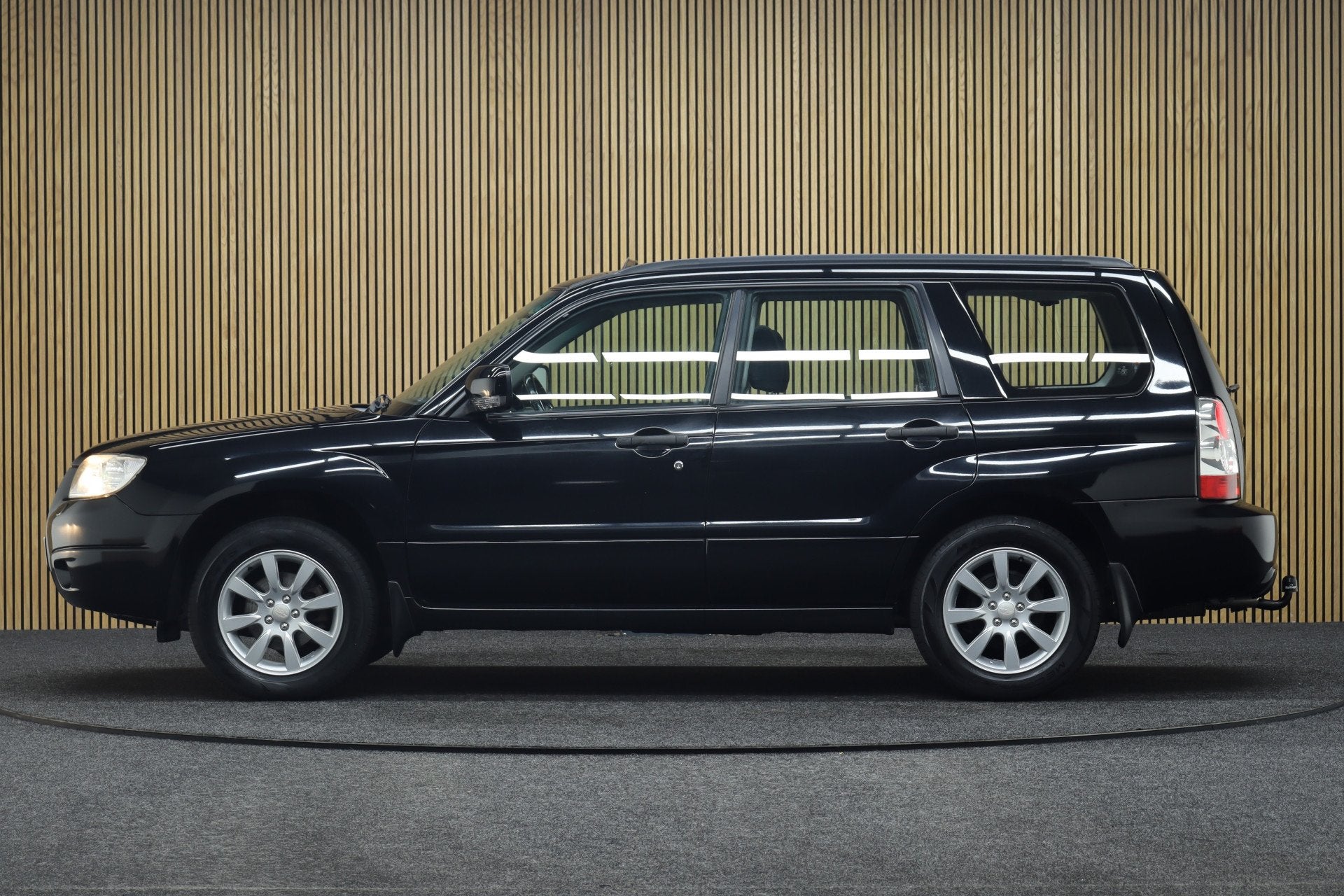 Subaru Forester 2.0 X Luxury Pack AWD Automaat | 1-ste Eigen, Dealer onderhouden, Gebruikt, Zwart, 4 cilinders