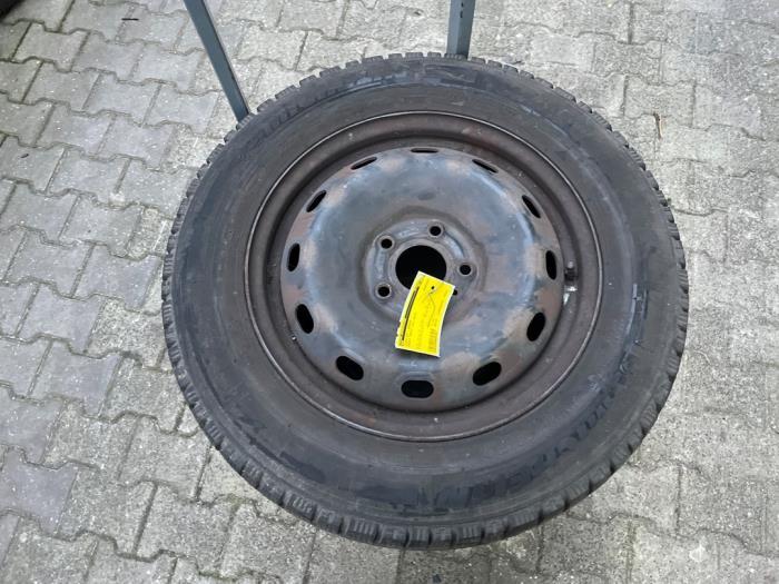 Velgen set + winterbanden van een Renault Trafic, Gebruikt, -, -, Ophalen of Verzenden