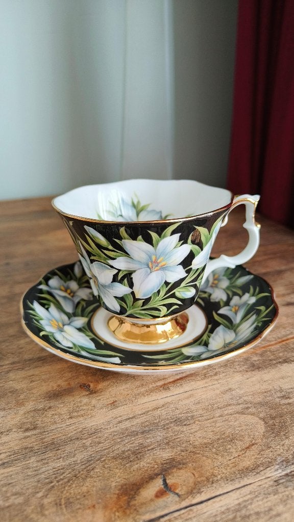 Royal Albert kop en schotel Provincial Flowers Madonna Lily, Ophalen of Verzenden