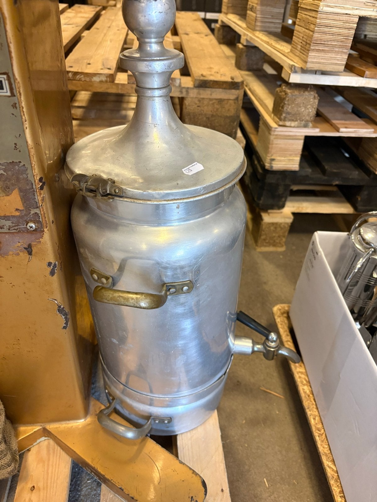 Vintage aluminium melkkan met kraan, Ophalen