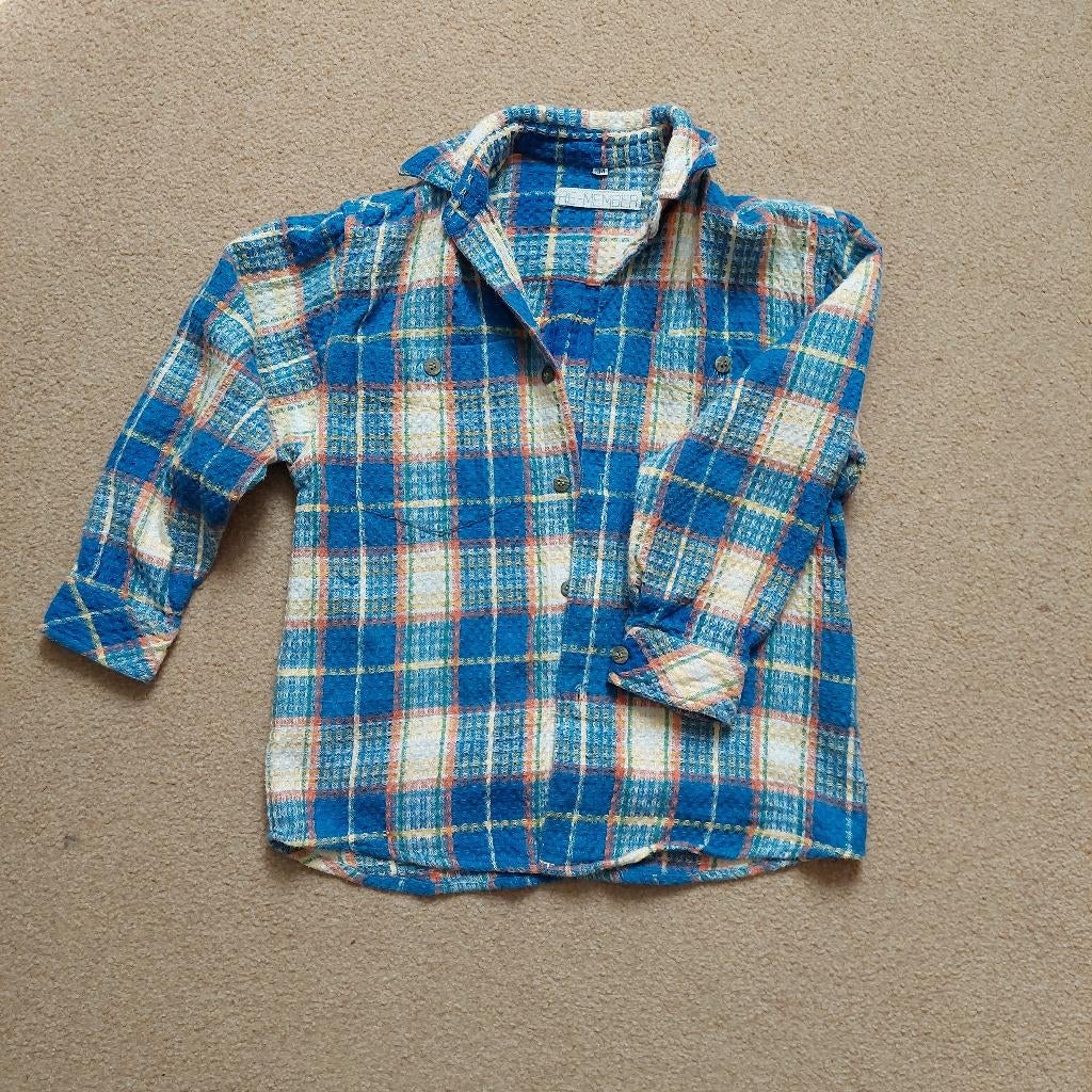 Blauw/wit geblokt jongens overhemd, maat 134, Re-member, Overhemd of Blouse, Ophalen of Verzenden, Zo goed als nieuw