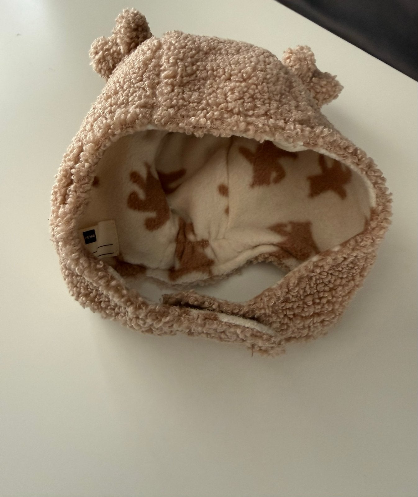 Hema muts met oortjes, teddy stof 0-6 maanden, Ophalen, Zo goed als nieuw, Jongetje of Meisje, Muts