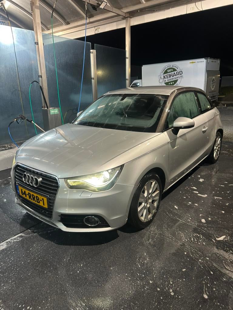 Audi A1 1.6 TDI 77KW 2010 Grijs, Voorwielaandrijving, Euro 5, A1, Zwart