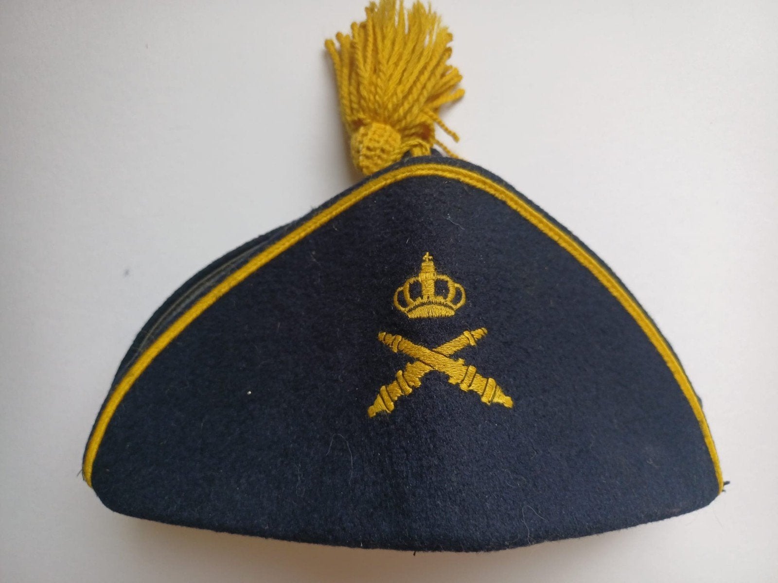 Schuitje Gele Rijders., Verzamelen, Militaria | Algemeen, Verzenden, Landmacht, Nederland, Helm of Baret