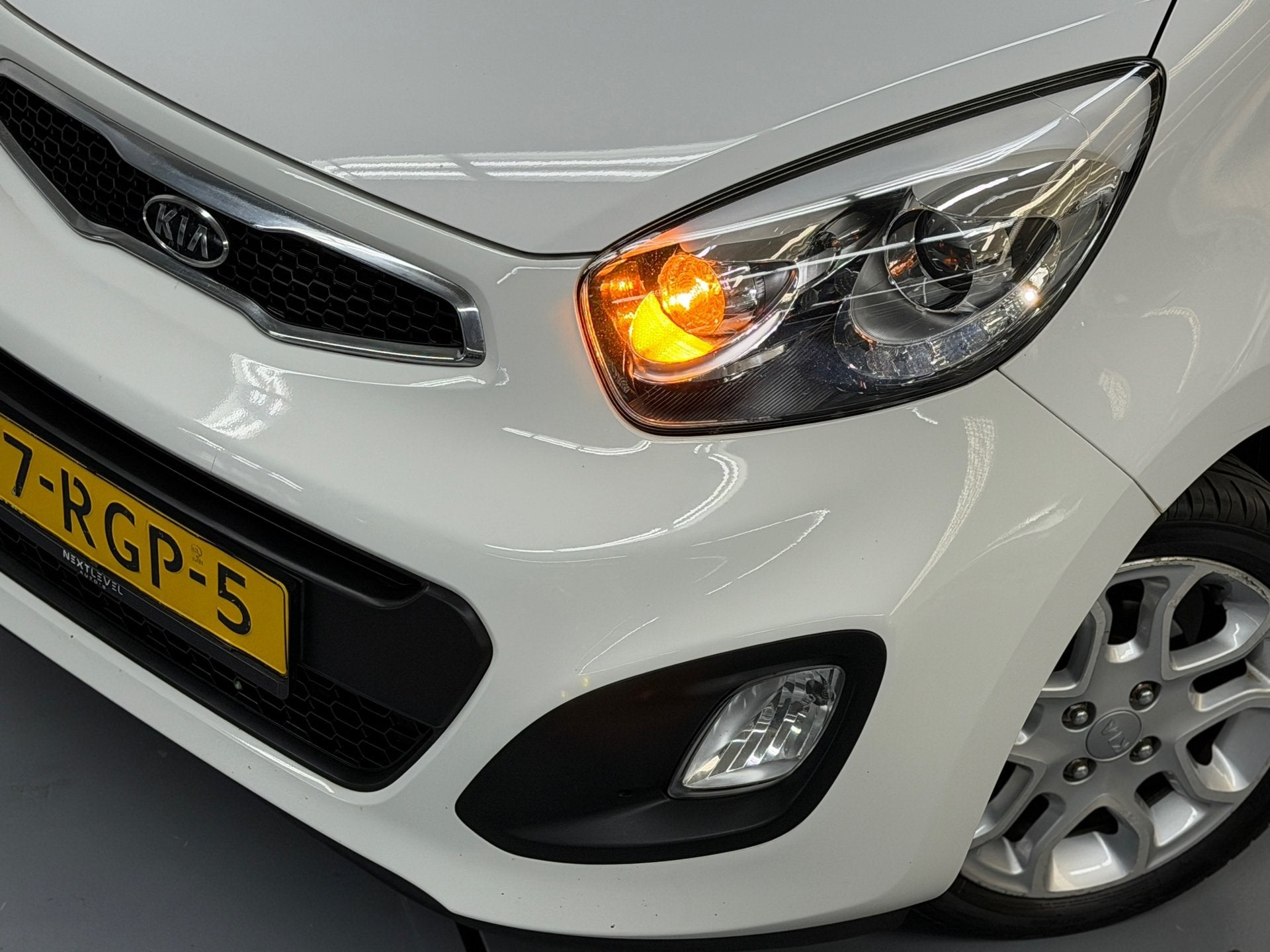 Kia Picanto 1.0 CVVT Comfort Pack Airco Nieuwe APK 4. Elek R, Auto's, Voorwielaandrijving, Stof, Gebruikt, Zwart