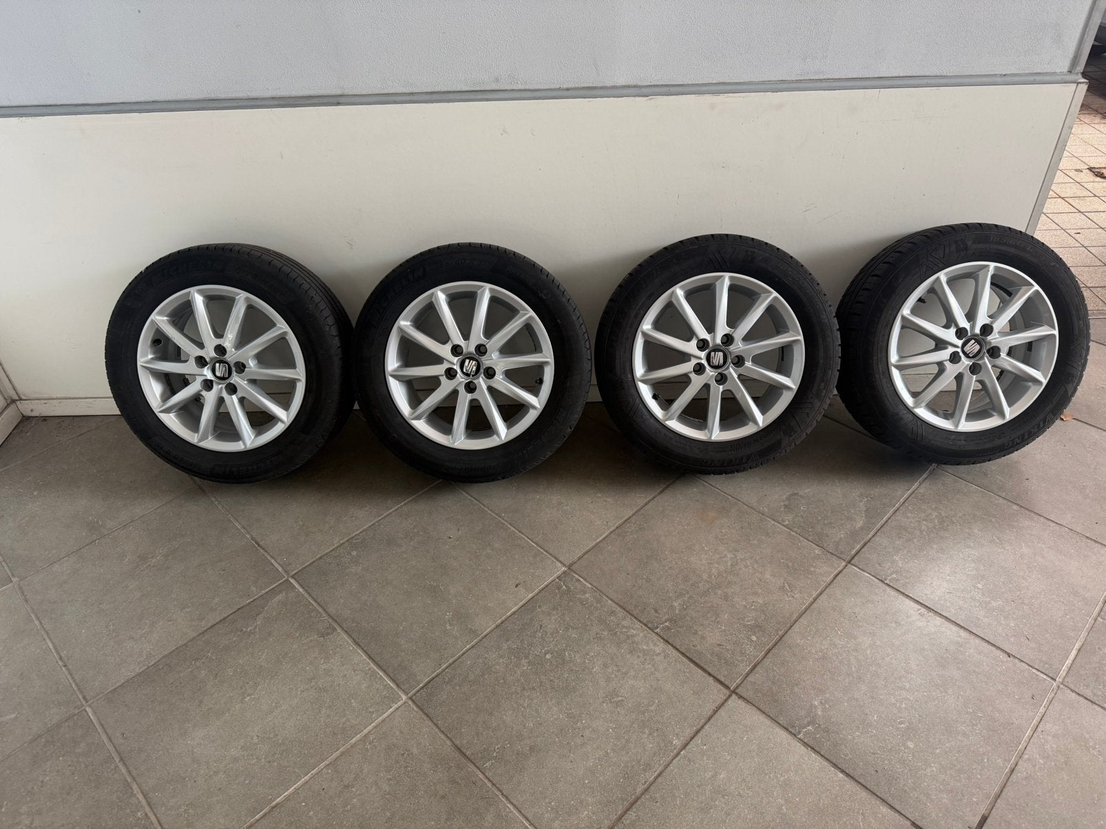 Seat Ibiza Zomerbanden met Velgen - 185/60 R15, Auto-onderdelen, Banden en Velgen, Ophalen, Gebruikt, 15 inch, Banden en Velgen