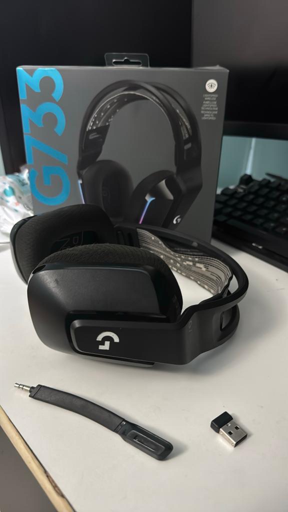 LOGITECH G733 LIGHTSPEED Draadloze RGB Gaming Headset  Zwart, Overige merken, Ophalen of Verzenden, Zo goed als nieuw, Over oor (circumaural)