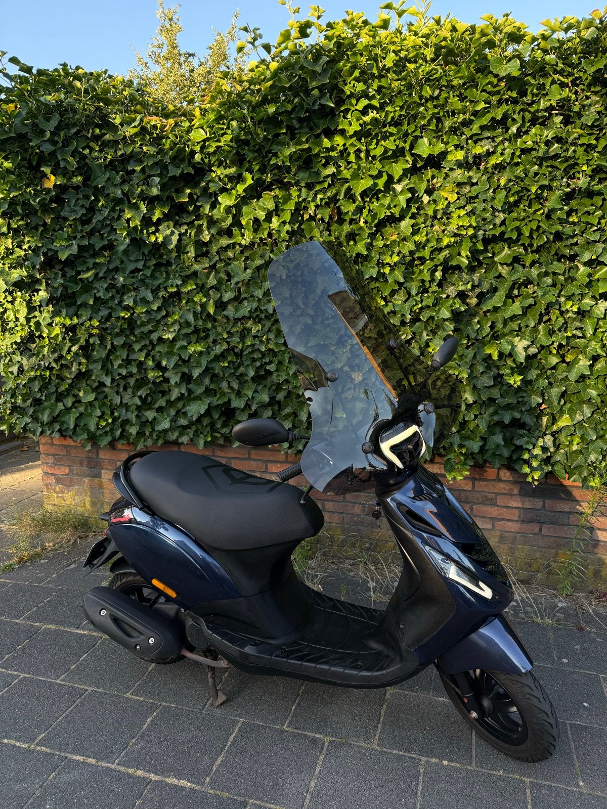 Piaggio Zip iGet 50cc Midnight Blauw (2020) Goed onderhouden, Fietsen en Brommers, Scooters | Piaggio, Ophalen, Zip, Zo goed als nieuw