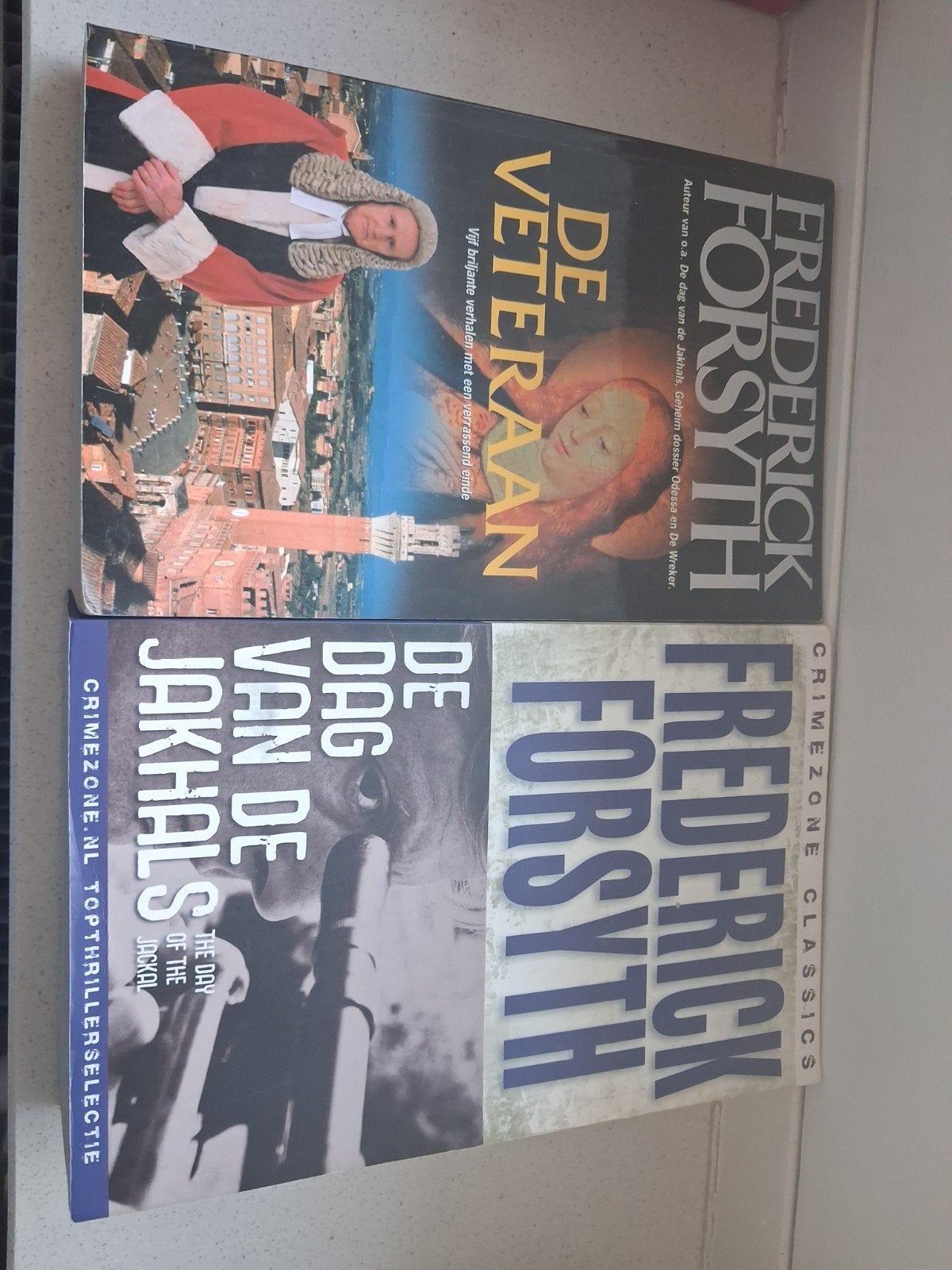 Frederick Forsyth - De Veteraan & De Dag van de Jakhals, Ophalen of Verzenden, Gelezen, Frederick Forsyth, Europa overig