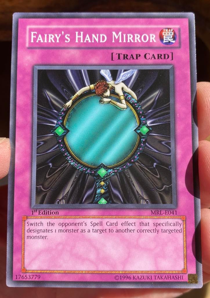 Yu-Gi-Oh! Fairy’s Hand Mirror MRL 1st Edition Old Print !, Ophalen of Verzenden, Zo goed als nieuw, Losse kaart