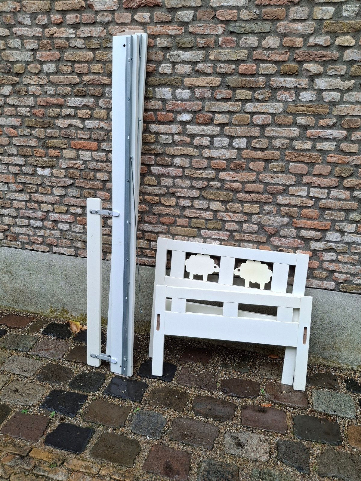 kinderbed 165x77cm incl. latten bodem (compleet bed), Ophalen, Zo goed als nieuw