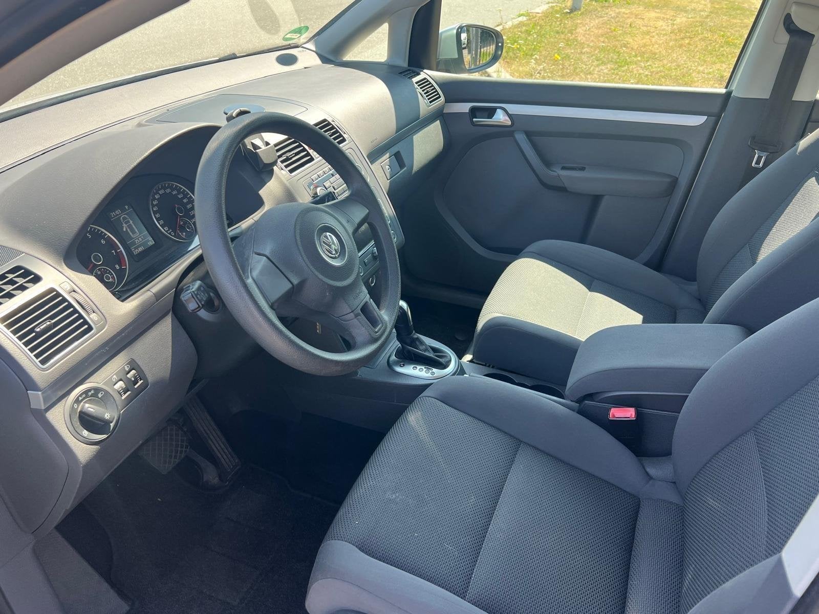 Volkswagen Touran 1.4 TSI Trendline Automaat Clima Cruise, Auto's, Euro 5, Gebruikt, Zwart, 4 cilinders