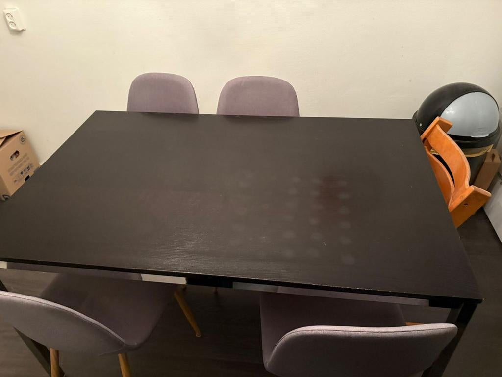 Gratis tafel, Ophalen, Gebruikt, 4 tot 6 stoelen