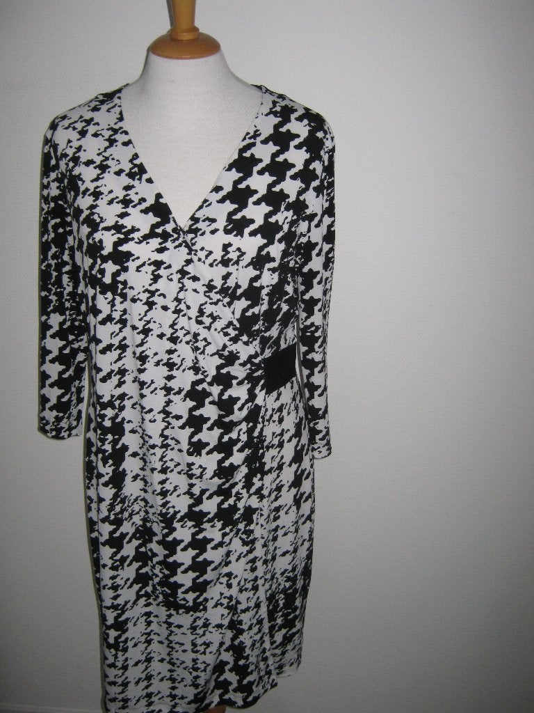 Leuke jurk maat 46 van Promiss ., Meerkleurig, Maat 46/48 (XL) of groter, Nieuw, Ophalen of Verzenden