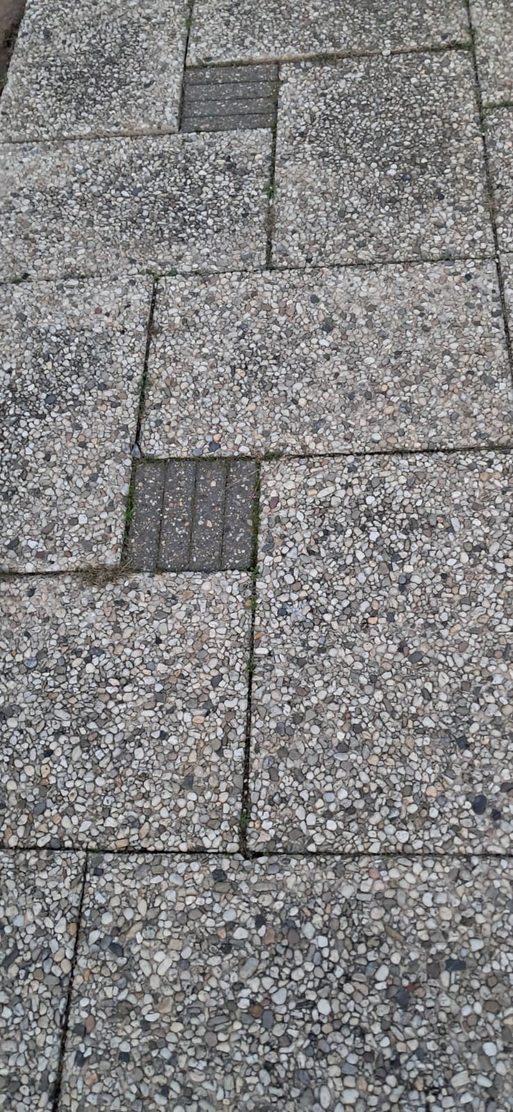 Grindtegels 60x40cm, circa 50m2 - Gratis af te halen, Ophalen, Gebruikt, 10 m² of meer, Grind