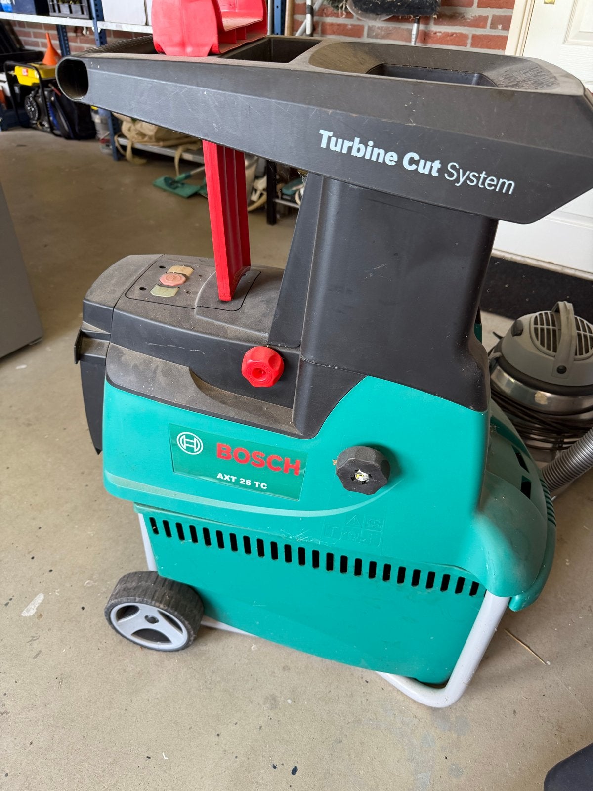 Bosch AXT 25 TC Hakselaar - Turbine Cut System, Ophalen, Gebruikt, Elektrisch, Met opvangbak