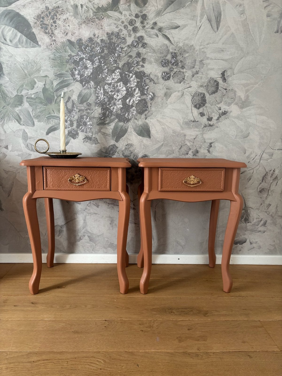 Set van 2 Queen Ann bijzettafeltjes nachtkastjes terracotta, Ophalen