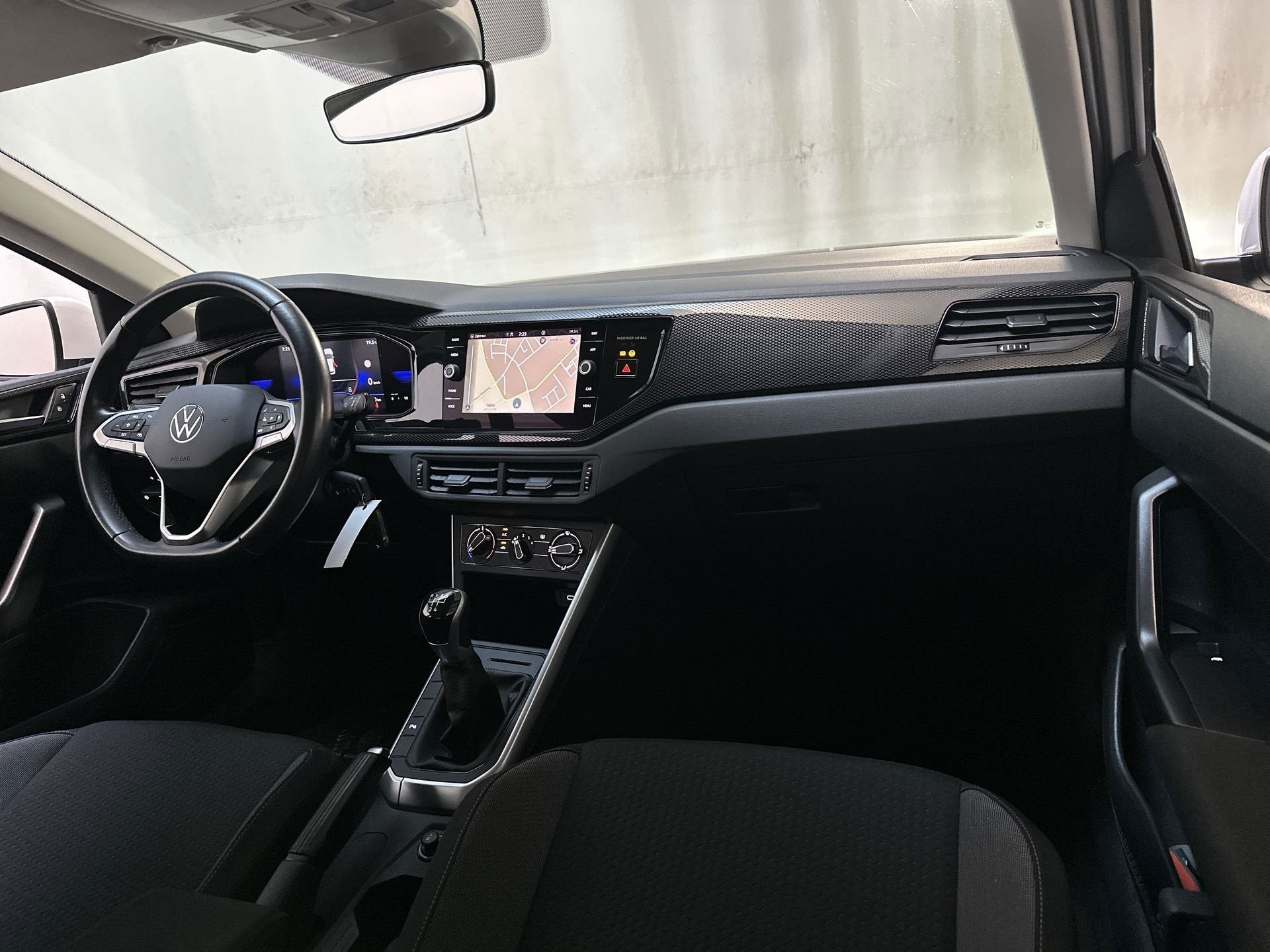 Volkswagen Polo 1.0 TSI Life Navigatie Parkeersensoren Virtu, Stof, Gebruikt, Met garantie (alle), 1072 kg