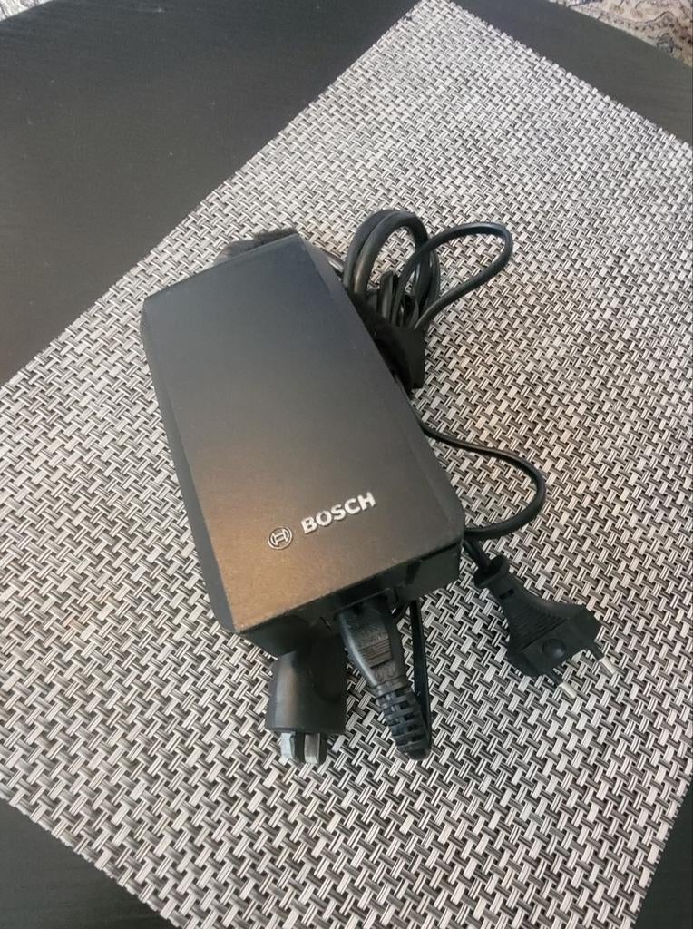 Originele Bosch oplader voor elektrische fiets te koop.
Ik h, Fietsen en Brommers, Elektrische fietsen, Ophalen of Verzenden, Zo goed als nieuw