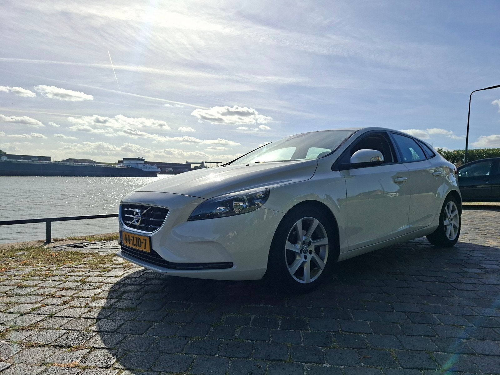 Volvo V40 1.6 D2 115PK 2012 Wit, Auto's, Voorwielaandrijving, Zwart, 4 cilinders, 1257 kg