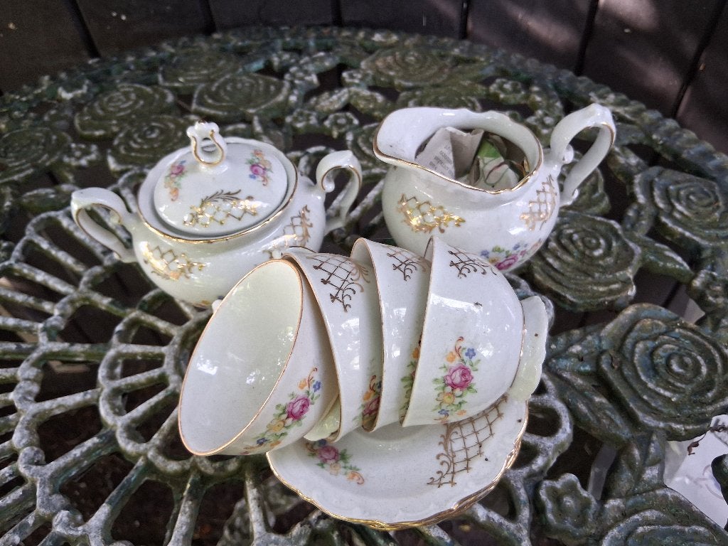Mokka kop en schotels + roomstel Kahla bloemetjes / roosje, Ophalen of Verzenden
