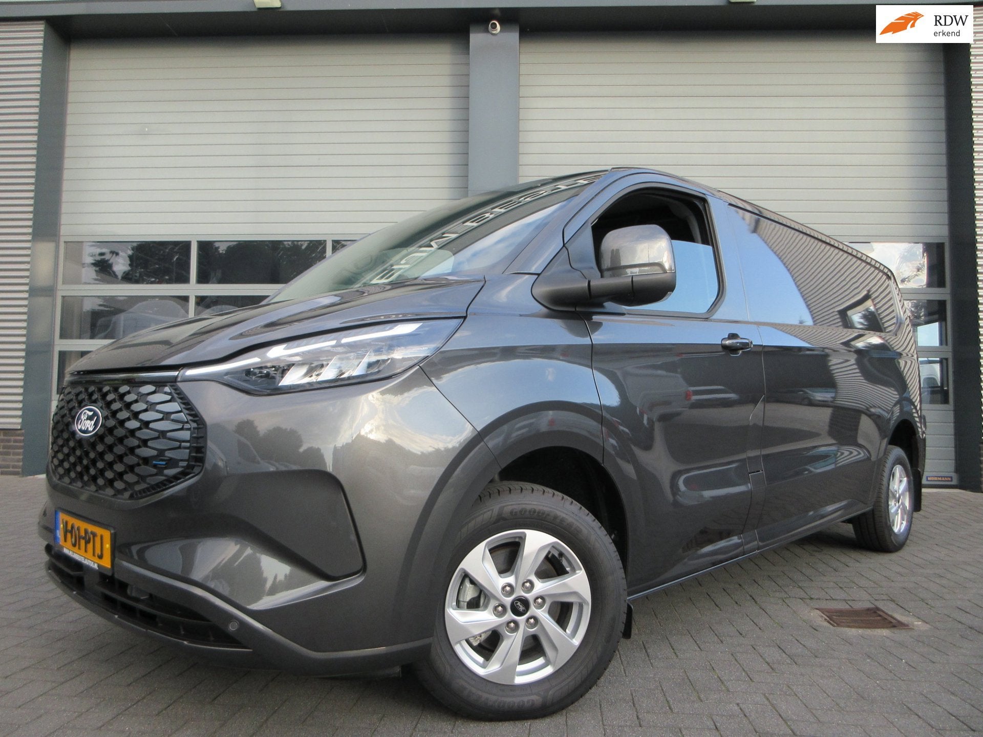 Ford E-Transit Cust. 340 L2 Limited, 71kWh, 218pk, Carplay,, Automaat, Achterwielaandrijving, Gebruikt, 71 kWh