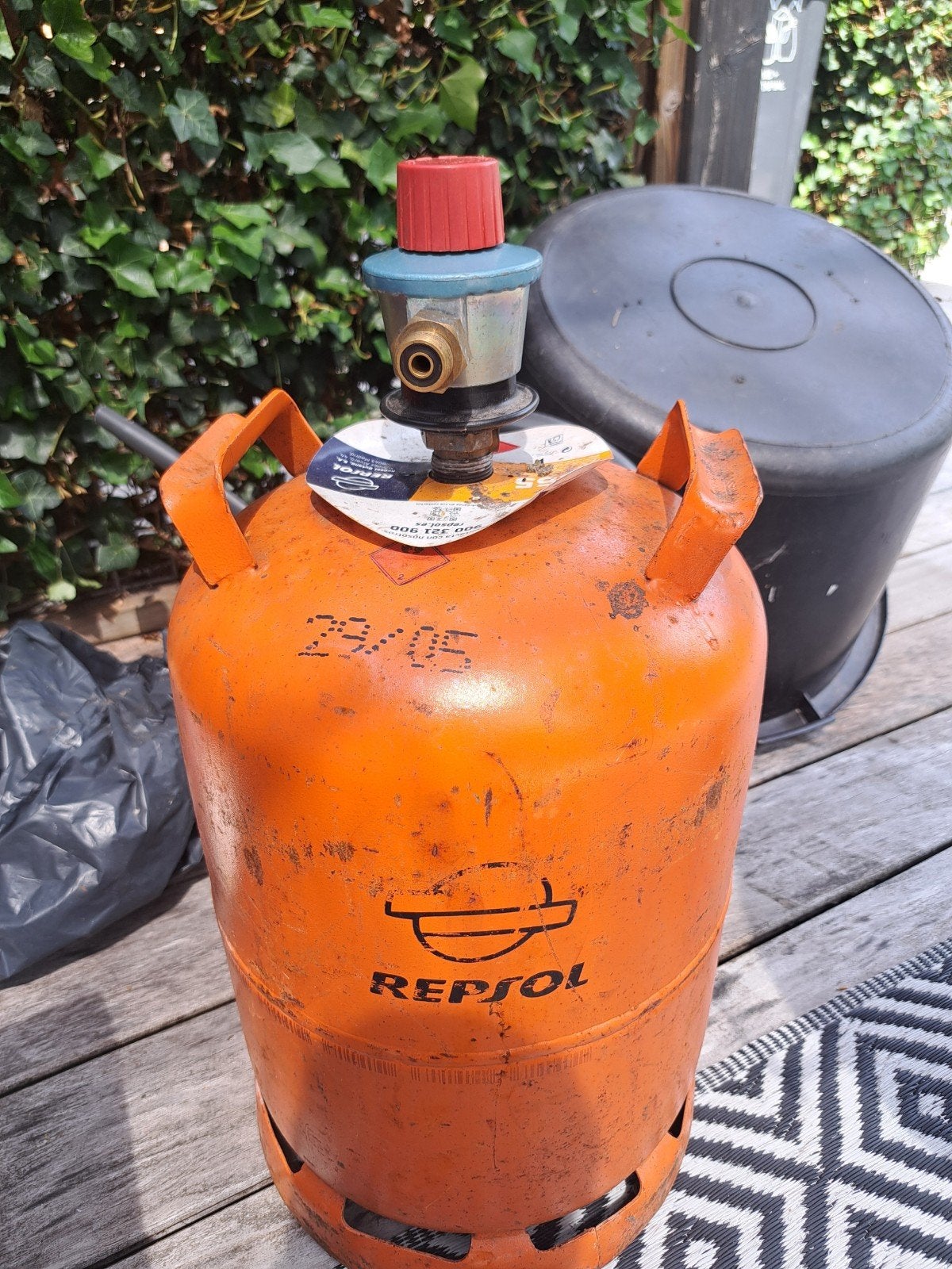 Spaanse gasfles met Nederlandse drukregelaar, Caravans en Kamperen, Ophalen, Gebruikt