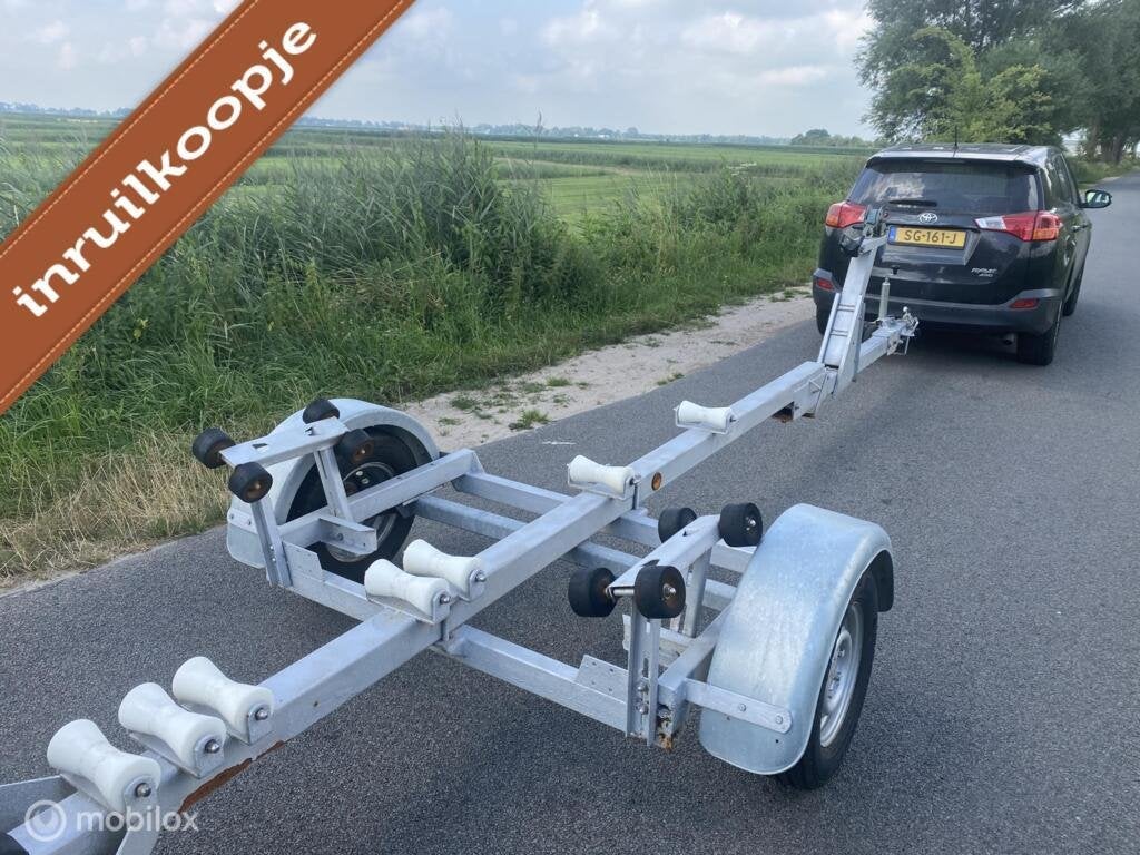 Ruime kanteltrailer / goede verlichting / direct leverbaar, Watersport en Boten, Boottrailers, Gebruikt, Ophalen