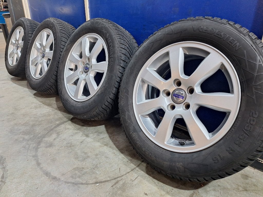 Originele 16" Volvo Velgen 225 55 16 Winterbanden V70 S80, Auto-onderdelen, Ophalen, Gebruikt, 16 inch, Banden en Velgen