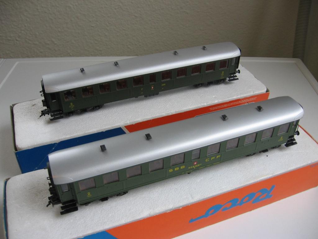 Roco H0. SBB CFF FFS personenwagons groen. C4 8809 en 188-3., Hobby en Vrije tijd, Modeltreinen | H0, Gebruikt, Gelijkstroom, Wagon