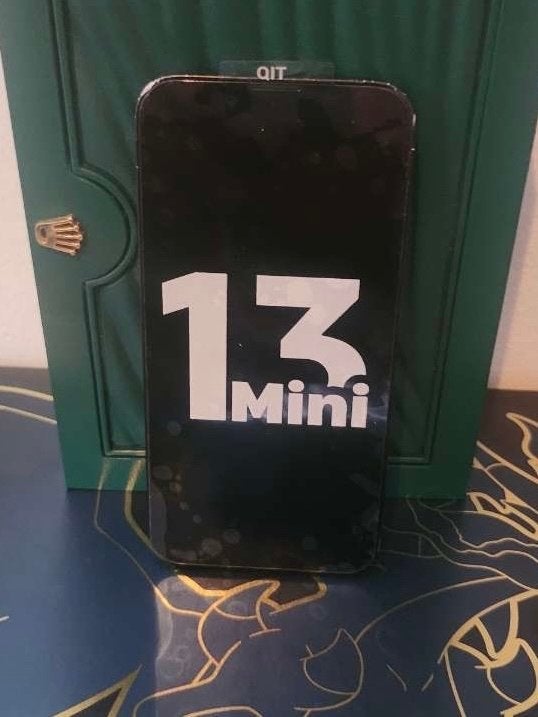 iPhone 13 mini met nieuw scherm en batterij