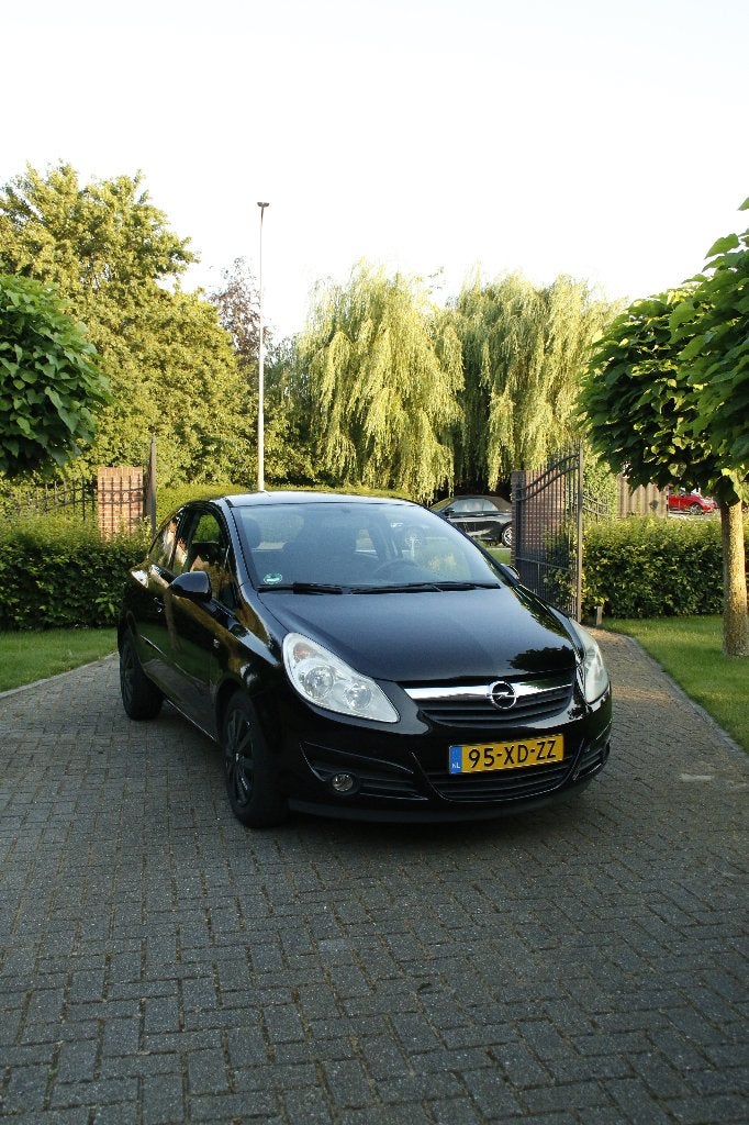 Opel Corsa 1.4 2007 Zwart met Airco én extra winterwielset