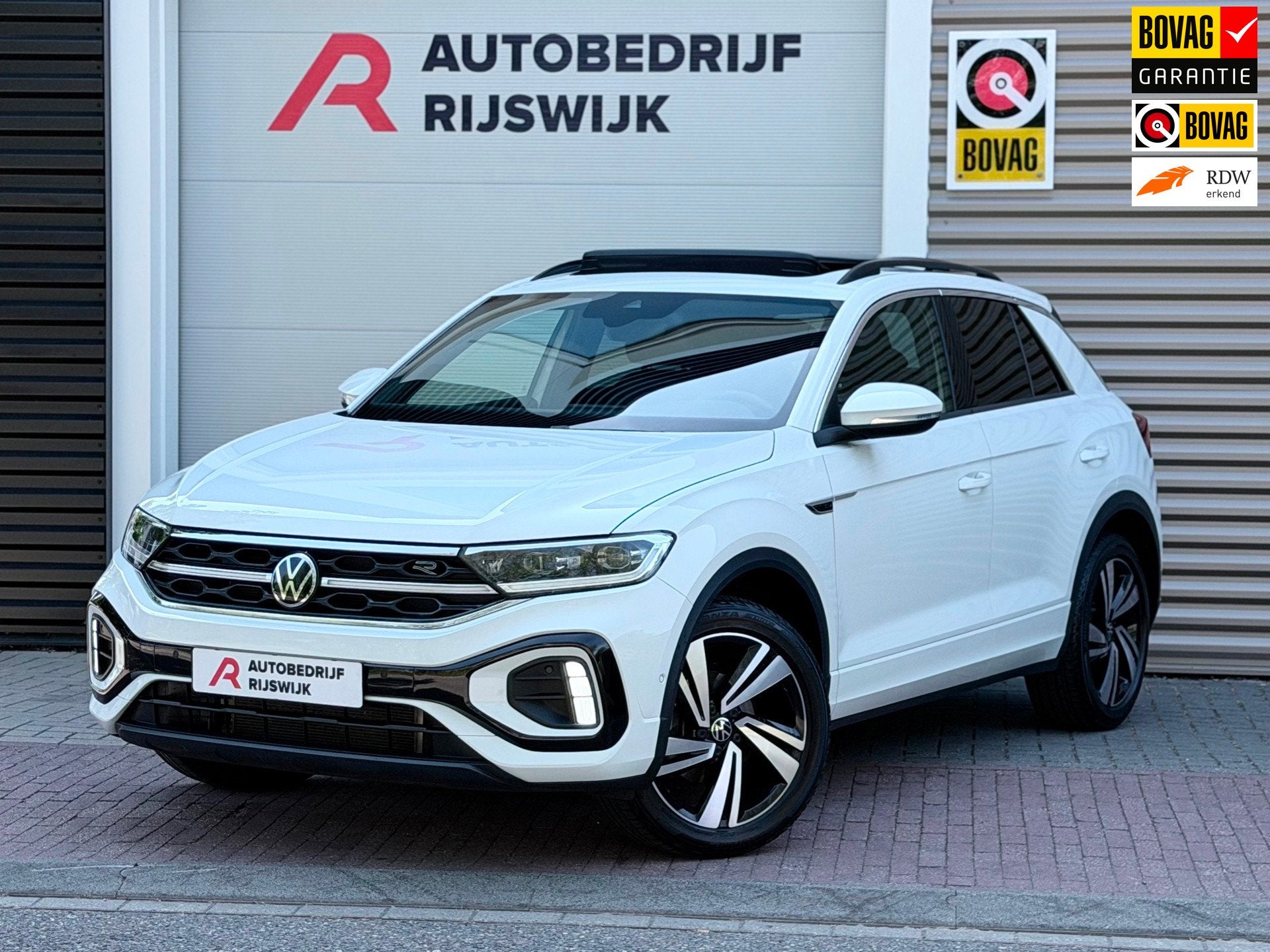Volkswagen T-ROC 1.5 TSI 3x R-Line Pano/AppleCar/Keyless, 12 maanden, Euro 6, 4 cilinders, Wit