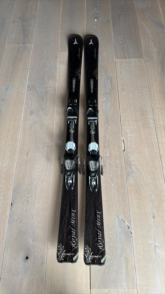 Atomic Royal Minx ski's met bindingen, Ophalen, 140 tot 160 cm, Gebruikt, Atomic