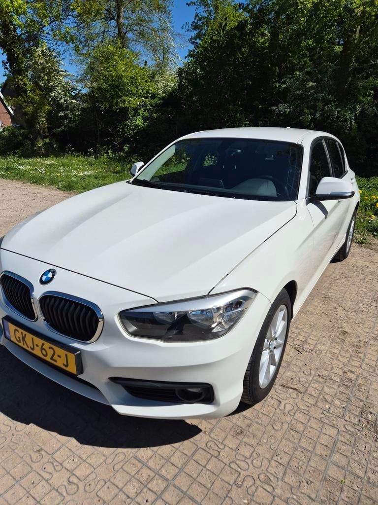 BMW 1-Serie 116i 109pk 2017 Wit, Auto's, BMW, Particulier, 1-Serie, Airbags, Airconditioning, Bluetooth, Climate control, Cruise Control
