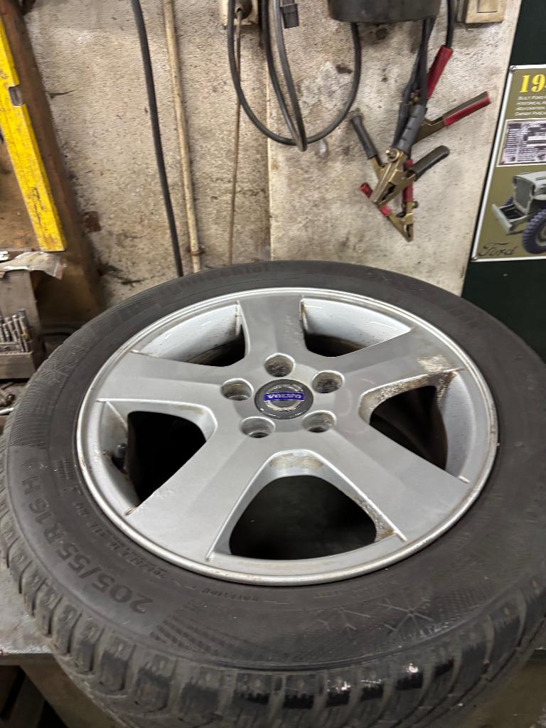 volvo V40 velgen met band, Ophalen, Gebruikt, 16 inch, Banden en Velgen