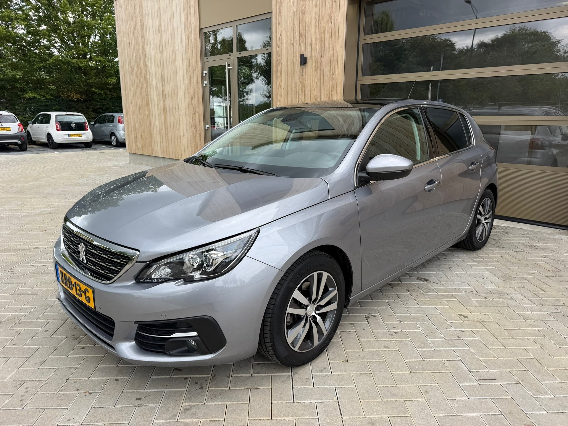 Peugeot 308 1.2 PureTech GT 5DRS|Automaat|Clima|Navi|Parkeer, Auto's, Peugeot, Stof, Gebruikt, 1199 cc, 1180 kg