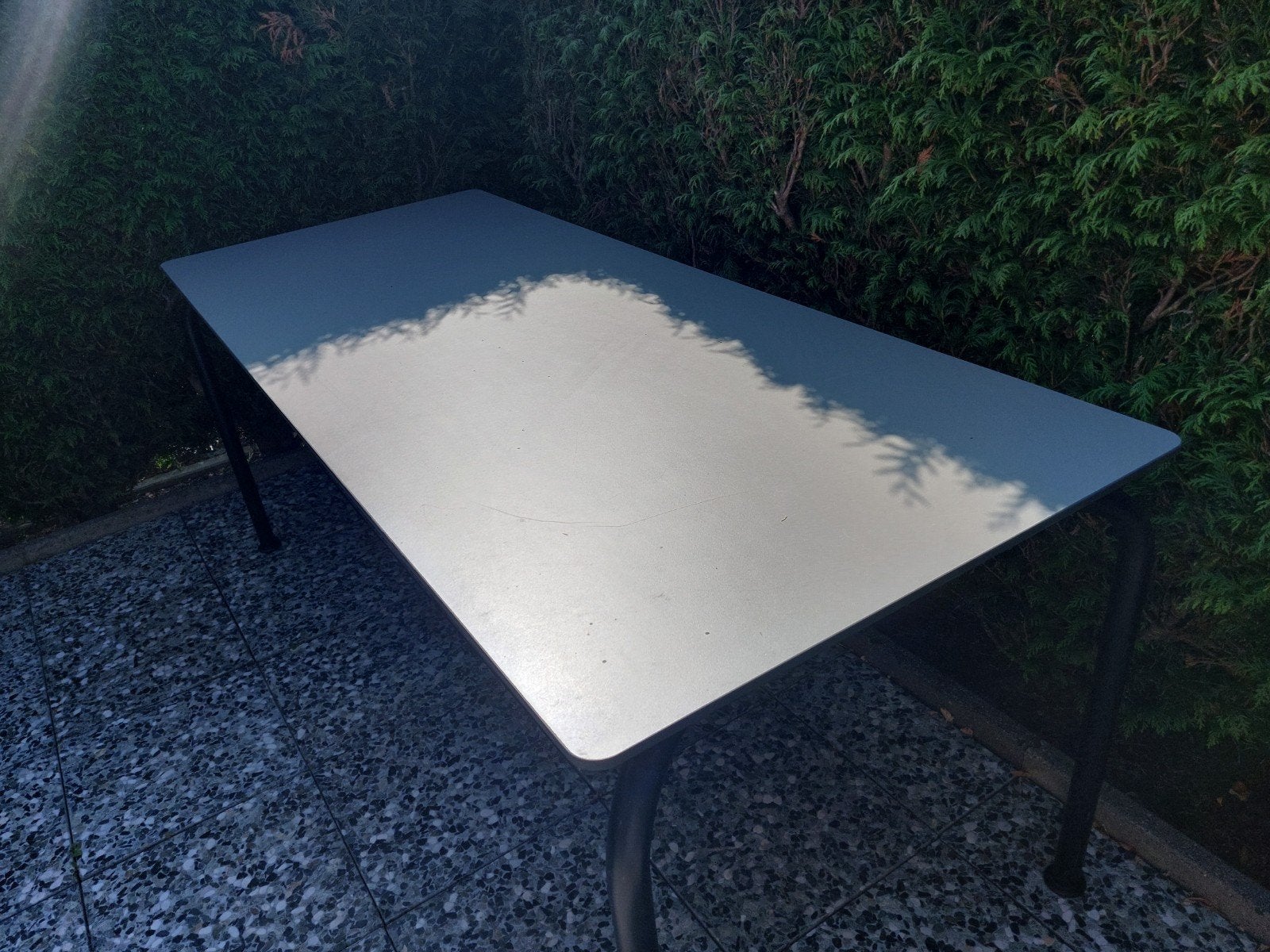 Gratis ophalen vandaag , mooie bureautafel zo goed als nieuw, Overige materialen, Zo goed als nieuw, Minder dan 5 m², Ophalen