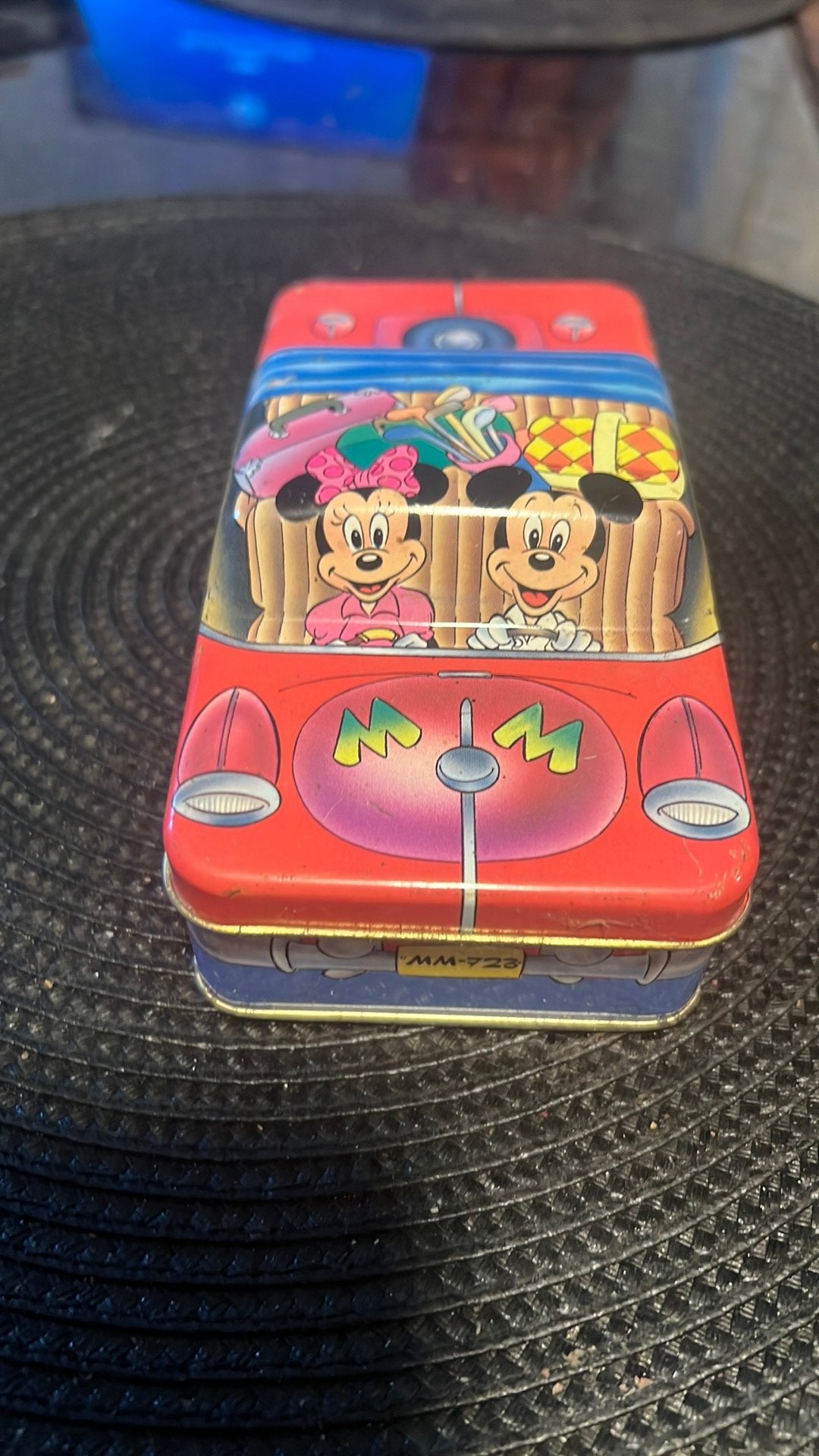 Oud blikje met de vorm van auto / MINI MOUSE ?, Ophalen of Verzenden, Mickey Mouse, Gebruikt, Overige typen