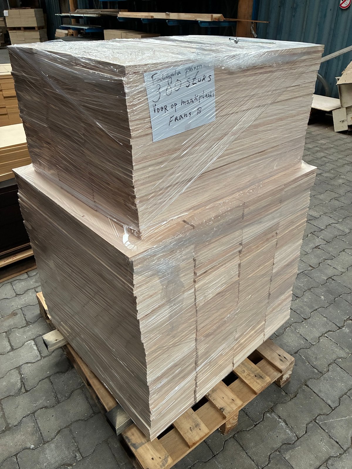 Diverse houtsoorten: Multiplex, MDF, Falcata & zitstokken, Doe-het-zelf en Verbouw, Ophalen, Minder dan 25 mm, Nieuw, Plank