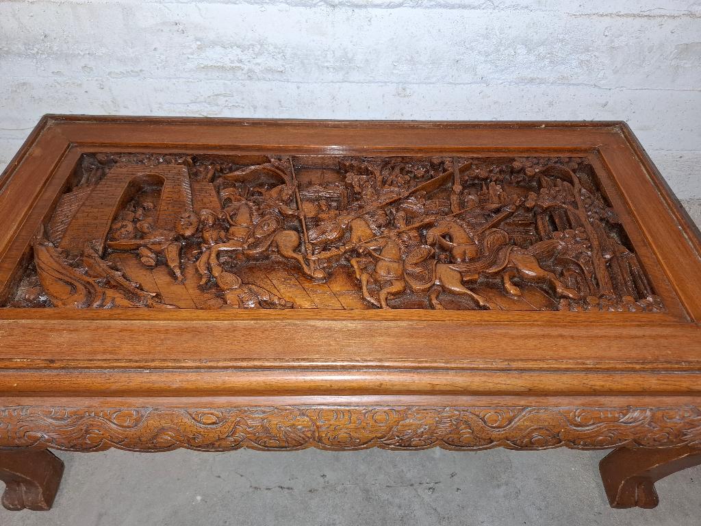 Indonesische houtsnijtafel, Ophalen