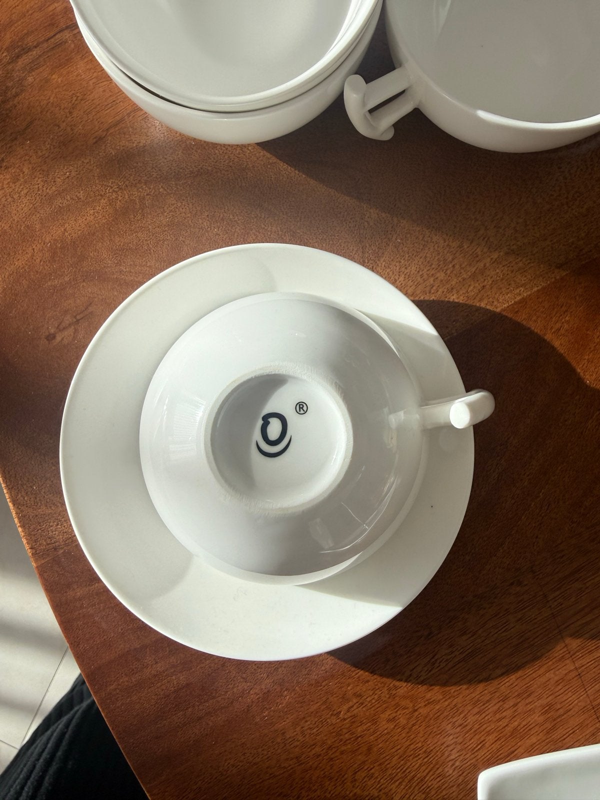 Set van 6 witte koffiekopjes met schotels, Ophalen of Verzenden, Gebruikt, Keramiek, Kop(pen) en/of Schotel(s)
