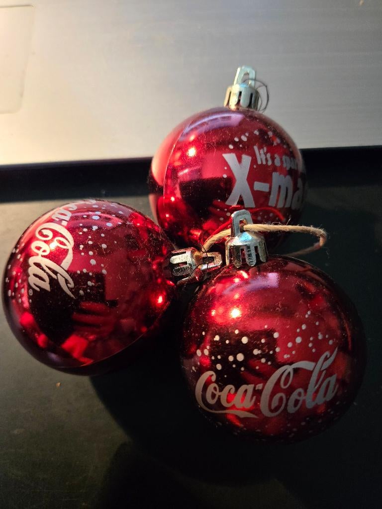 Rode Coca-Cola kerstballen 3 stuks Ø 6cm, Diversen, Kerst, Ophalen, Gebruikt