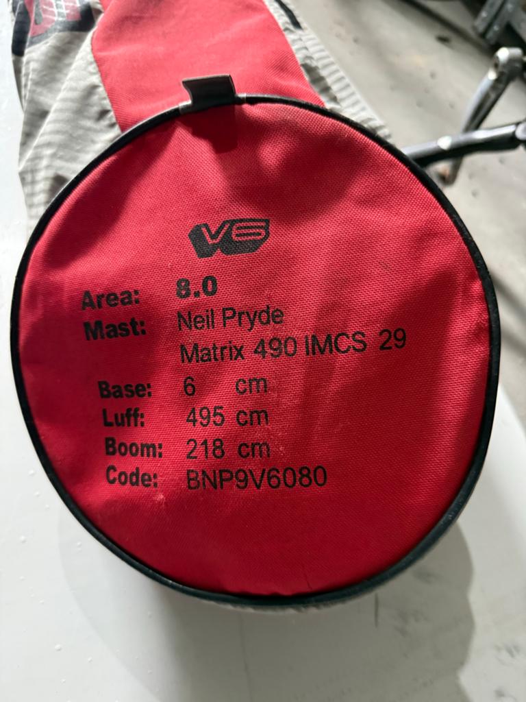 Neil Pryde V6 (v zes) Windsurfzeil 8.0 m², Watersport en Boten, Windsurfen, Ophalen, Gebruikt, 8 m² of meer, Neilpryde