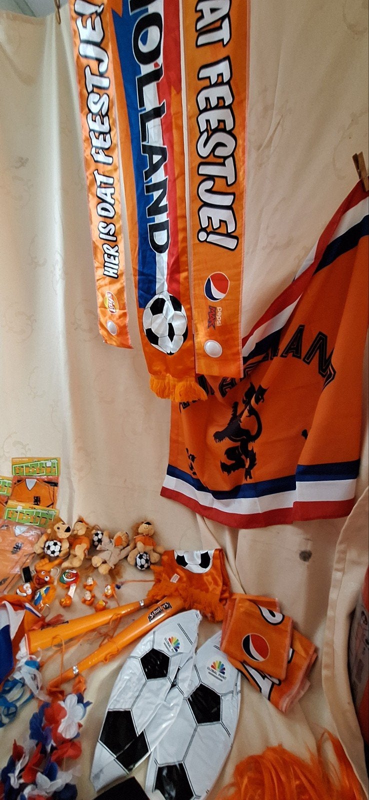 feestartikelen Nederlandse voetbal, Diversen, Ophalen, Gebruikt