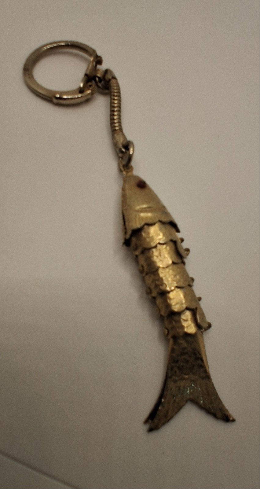 Vintage beweegbare vis sleutelhanger - Jaren '60, Verzamelen, Ophalen of Verzenden, Gebruikt, Dier of Natuur