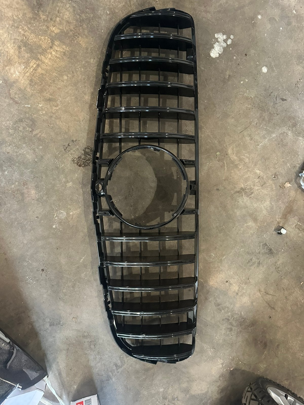 Glc AMG grill, Ophalen