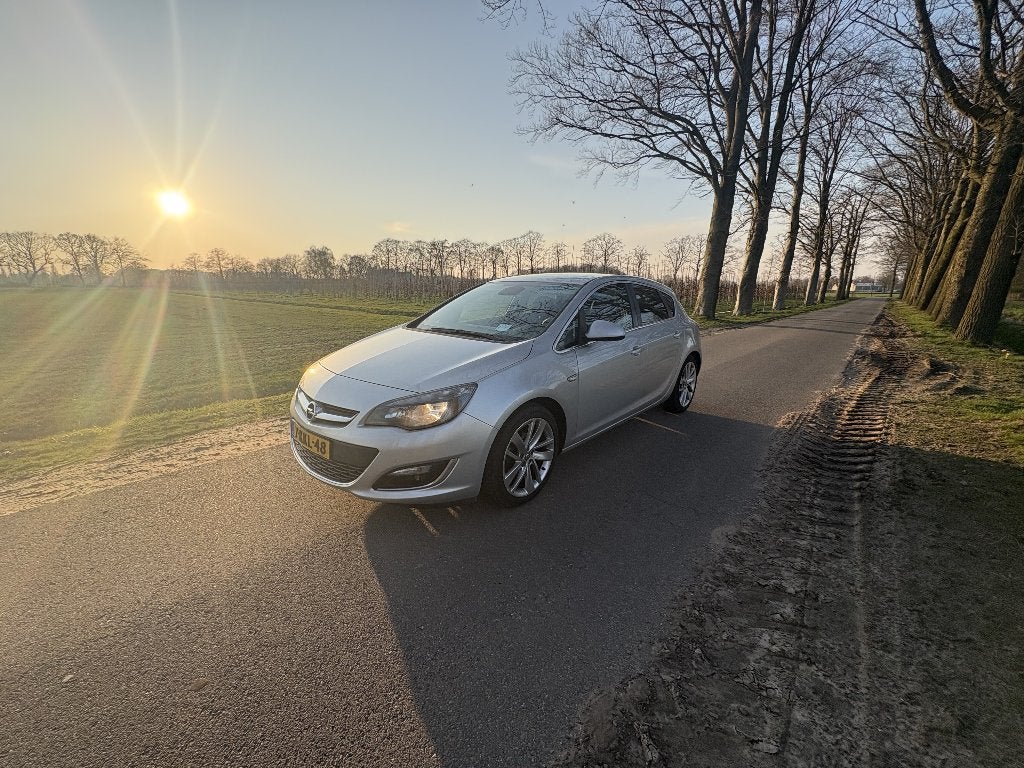 Opel Astra 1.4 Turbo Ecotec 88KW 5D 2013 Grijs, Voorwielaandrijving, 4 cilinders, Handgeschakeld, Particulier