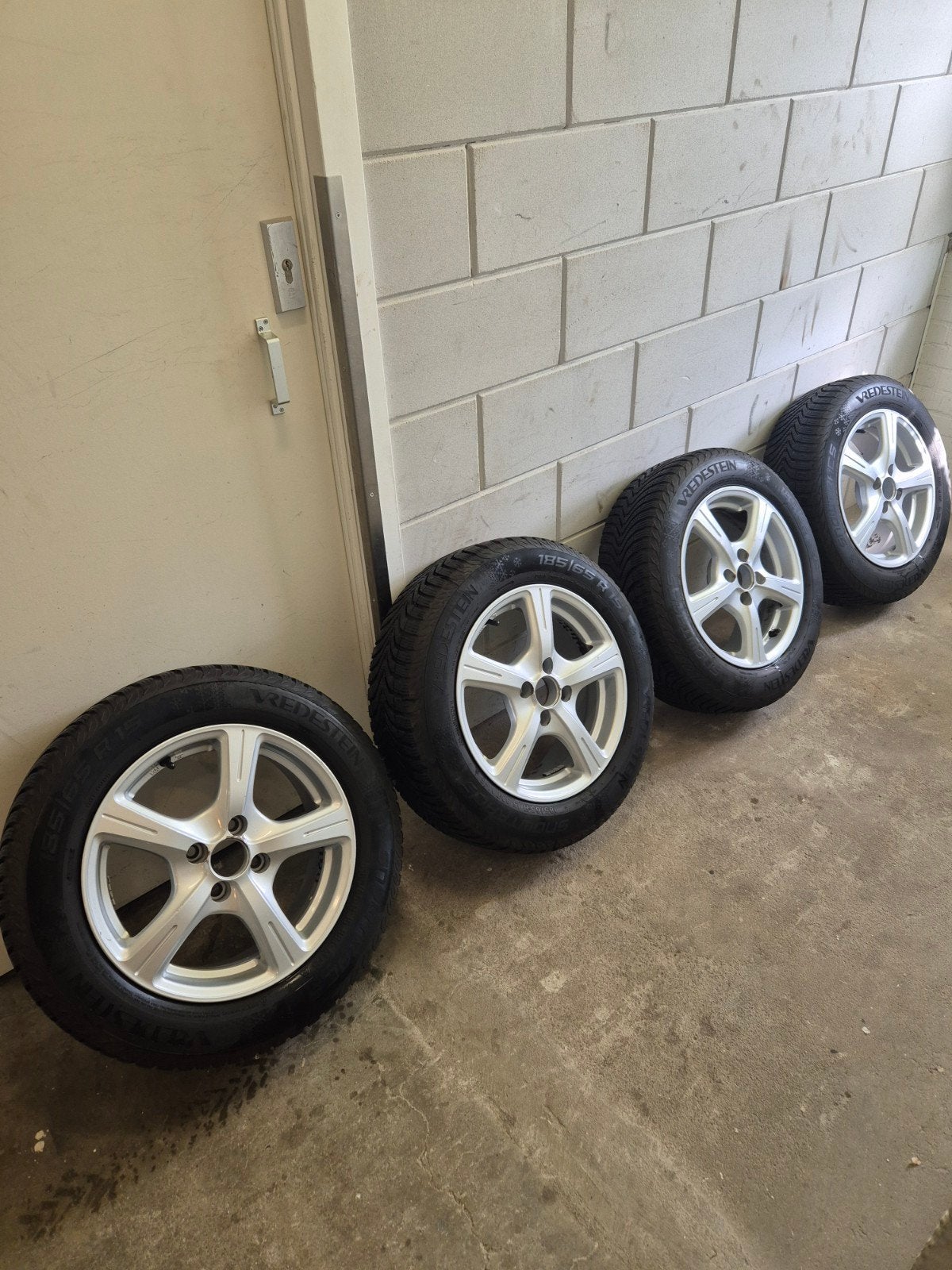 15 inch velgen met Vredestein winterbanden, Ophalen, Gebruikt, 15 inch, Banden en Velgen